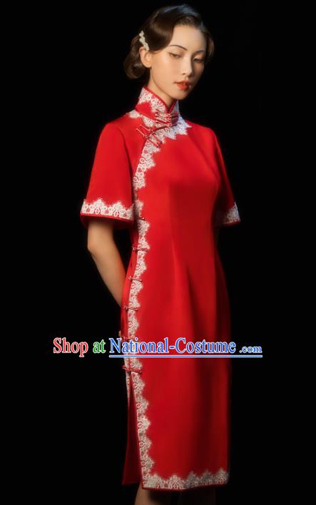 China Traditional Minguo Young Woman Red Qipao Dress Classical Wedding Bride Stand Collar Cheongsam