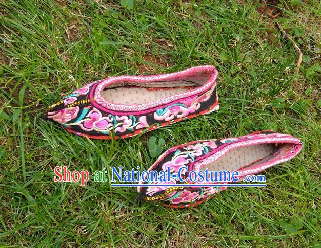 Chinese Yunnan Ethnic Embroidered Shoes National Black Cloth Shoes Traditional Yi Nationality Woman Shoes