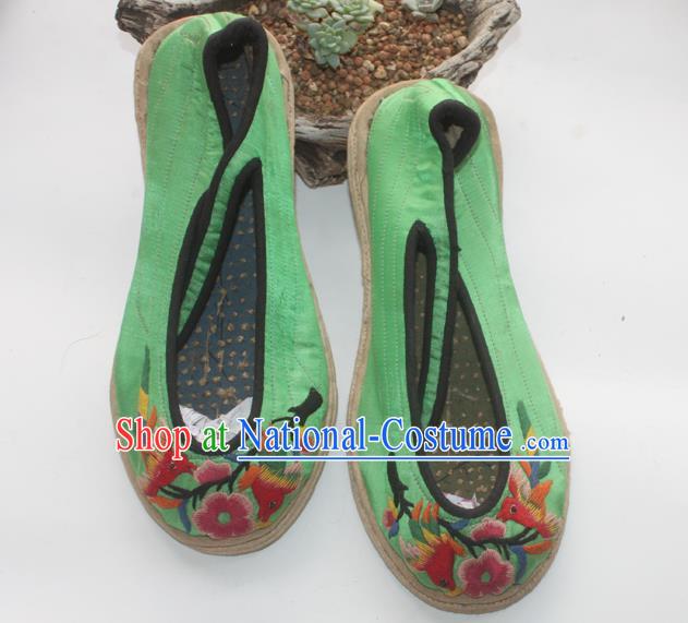 Chinese Traditional Yunnan Bai Nationality Woman Shoes National Strong Cloth Soles Shoes Handmade Green Embroidered Shoes