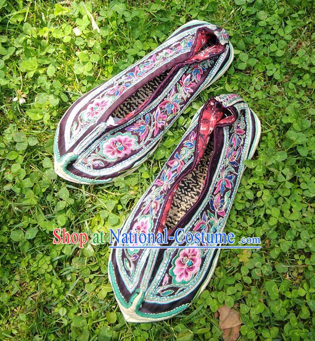 Chinese Yunnan Ethnic Woman Shoes National Embroidered Purple Cloth Shoes Traditional Yi Nationality Shoes