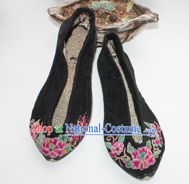 Chinese Traditional Yi Nationality Shoes National Strong Cloth Soles Shoes Ethnic Dance Shoes Handmade Black Embroidered Shoes