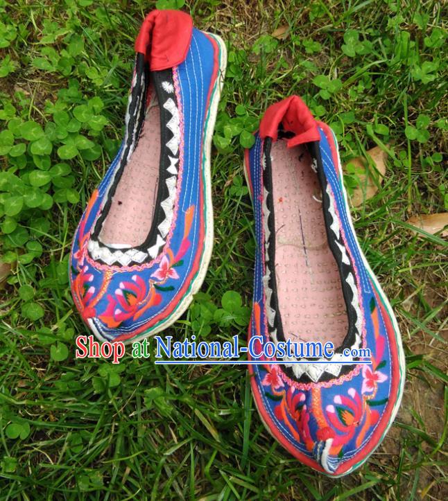 Chinese Traditional Yi Nationality Shoes Yunnan Ethnic Woman Shoes National Embroidered Blue Cloth Shoes