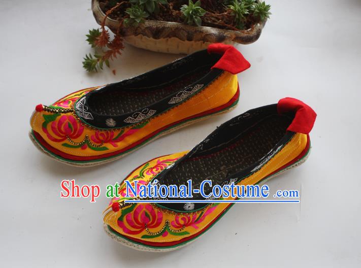 Chinese Ethnic Woman Shoes Handmade Yellow Satin Embroidered Shoes Traditional Yi Nationality Shoes National Strong Cloth Soles Shoes