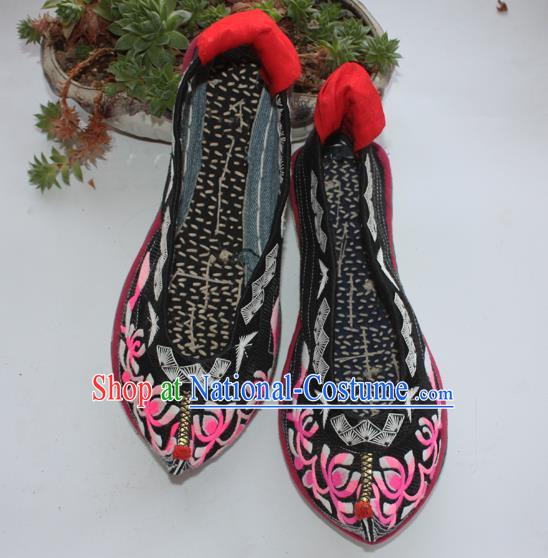 Chinese National Strong Cloth Soles Shoes Ethnic Woman Shoes Handmade Black Satin Embroidered Shoes Traditional Yi Nationality Shoes