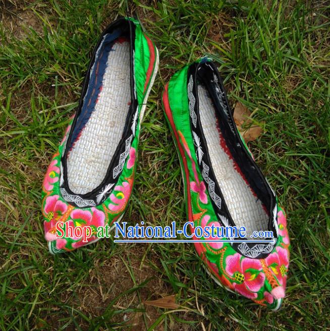 Chinese Yunnan Ethnic Female Shoes National Embroidered Green Satin Shoes Traditional Yi Nationality Shoes