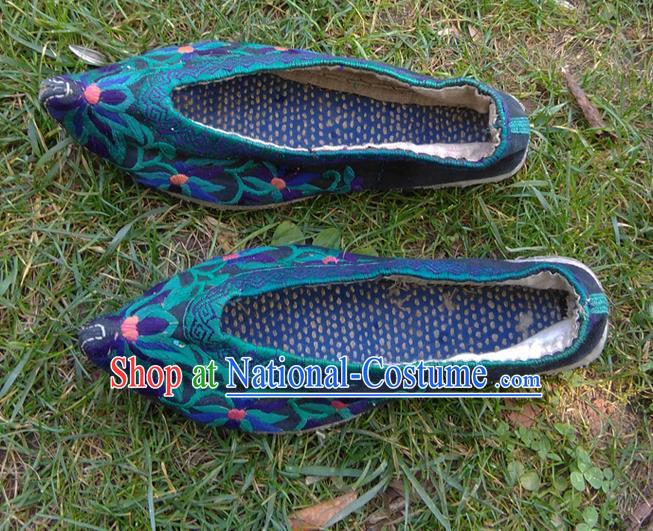 Chinese National Navy Cloth Shoes Traditional Folk Dance Shoes Yunnan Ethnic Embroidered Shoes