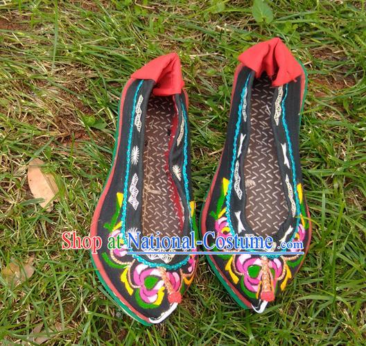 Chinese Yunnan Ethnic Black Embroidered Shoes National Cloth Shoes Traditional Yi Nationality Folk Dance Shoes