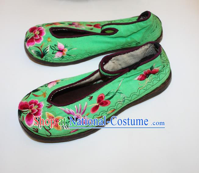 Chinese Handmade Bai Nationality Woman Shoes Yunnan Folk Dance Green Satin Shoes Traditional Embroidered Shoes