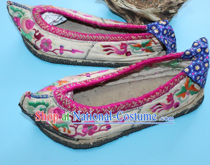 Chinese Traditional Ethnic Full Embroidered Shoes Handmade Bai Nationality Shoes Yunnan Woman White Satin Shoes