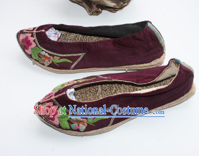 Chinese Traditional Ethnic Wine Red Embroidered Shoes Handmade Yi Nationality Shoes Yunnan Woman Satin Shoes