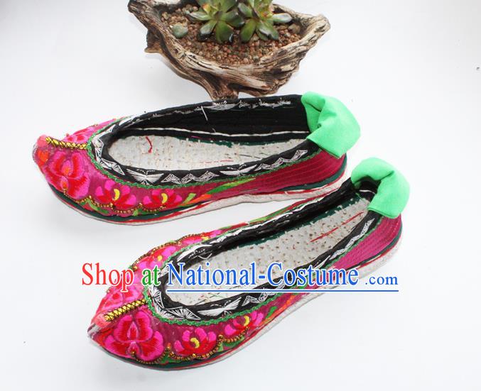 Chinese Yi Nationality Female Shoes Handmade Yunnan Ethnic Rosy Cloth Shoes Traditional Embroidered Shoes