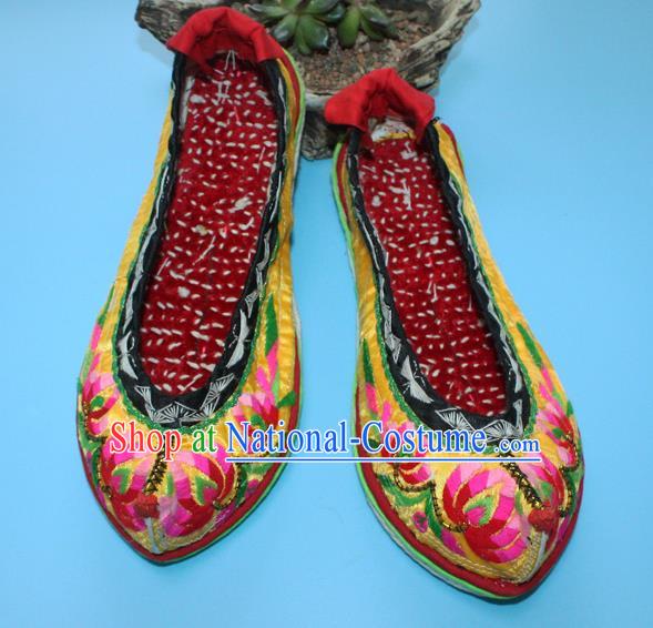 Chinese Handmade Yunnan Ethnic Yellow Satin Shoes Traditional Embroidered Shoes Yi Nationality Female Shoes