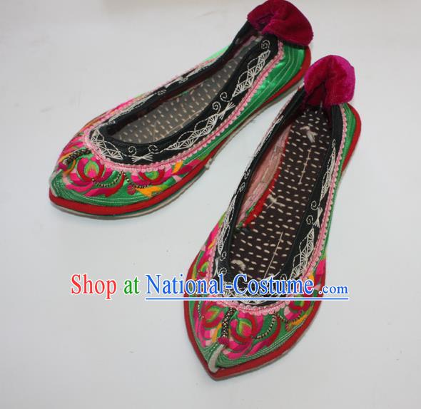 Chinese Handmade Strong Cloth Soles Shoes Yi Ethnic Female Shoes Traditional Green Satin Embroidered Shoes