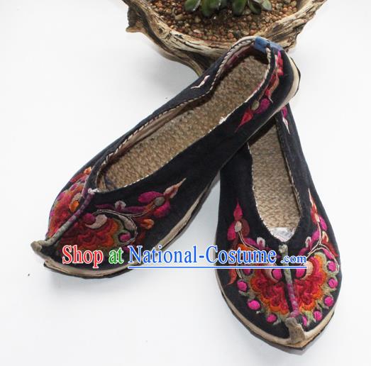 Chinese Traditional Embroidered Butterfly Shoes Yi Nationality Woman Shoes Handmade Yunnan Ethnic Black Cloth Shoes