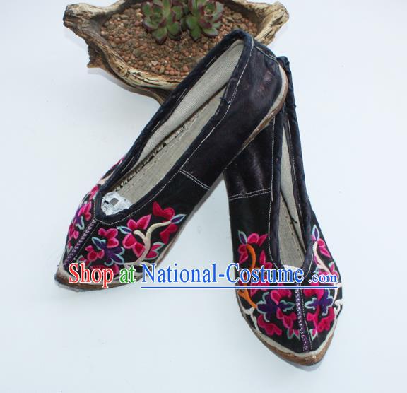 Chinese Yunnan Ethnic Shoes Traditional Black Cloth Embroidered Shoes Handmade Shui Nationality Female Shoes