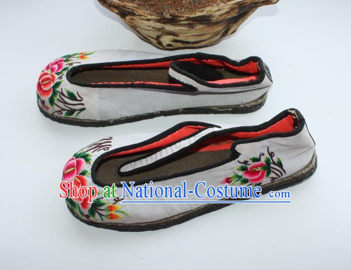 Chinese Bai Nationality White Embroidered Shoes Yunnan National Woman Shoes Handmade Ethnic Folk Dance Shoes