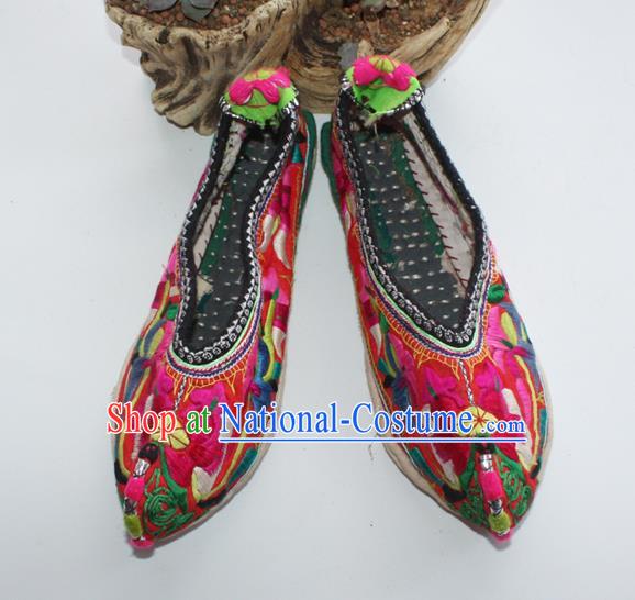 Chinese Handmade Ethnic Folk Dance Shoes Yi Nationality Embroidered Shoes Yunnan National Woman Shoes