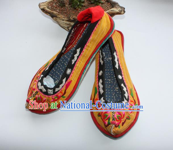 Chinese Yi Nationality Embroidered Shoes Yunnan National Woman Yellow Cloth Shoes Handmade Ethnic Folk Dance Shoes