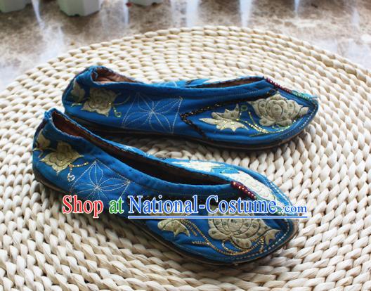 Chinese Yi Nationality Dance Shoes Yunnan National Female Shoes Handmade Ethnic Embroidered Blue Cloth Shoes