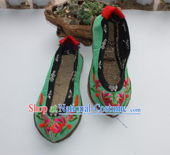 Chinese Handmade Ethnic Embroidered Green Cloth Shoes Yunnan Yi Nationality Dance Shoes National Female Shoes