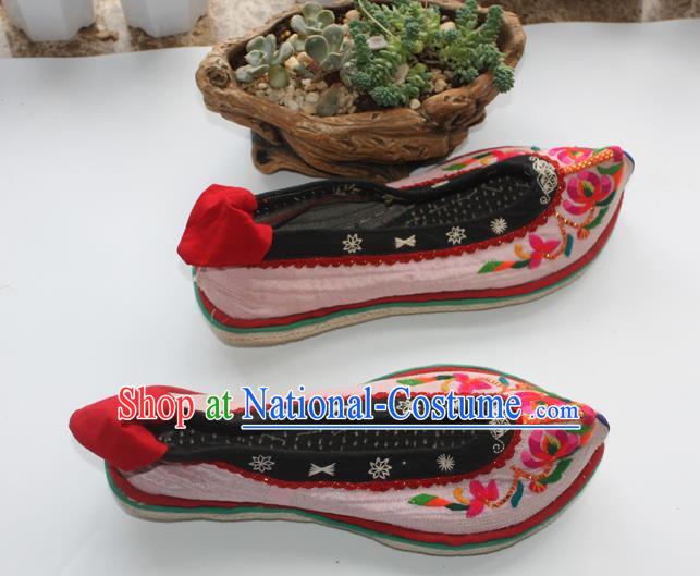 Chinese National Female Shoes Handmade Ethnic Embroidered Pink Cloth Shoes Yunnan Yi Nationality Dance Shoes