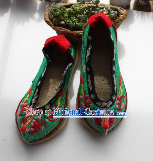 Chinese Yi Nationality Woman Shoes National Yunnan Embroidered Shoes Handmade Ethnic Dance Green Satin Shoes