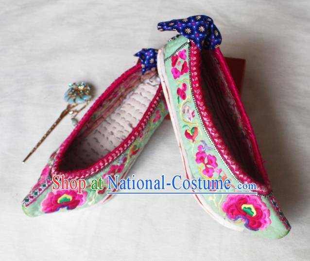 Chinese Handmade Ethnic Dance Green Satin Shoes Yi Nationality Woman Shoes National Yunnan Embroidered Shoes