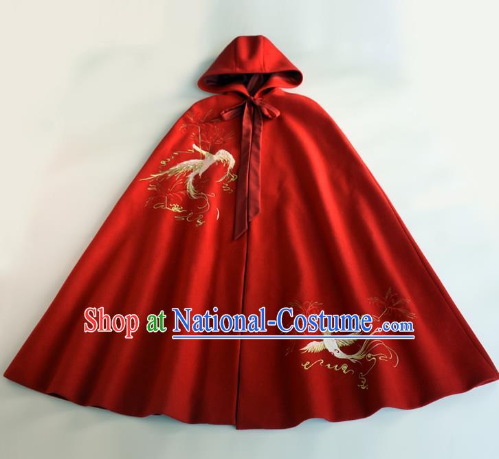 China Ming Dynasty Noble Lady Historical Clothing Traditional Hanfu Cape Garment Ancient Young Woman Embroidered Cloak Apparel