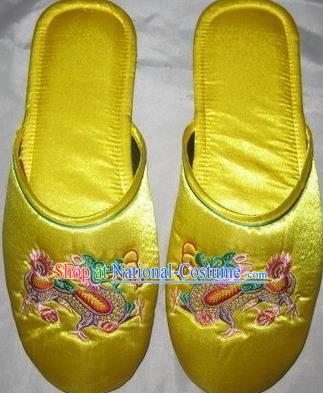 Chinese Handmade Yellow Satin Shoes Embroidery Dragon Slippers Wedding Shoes