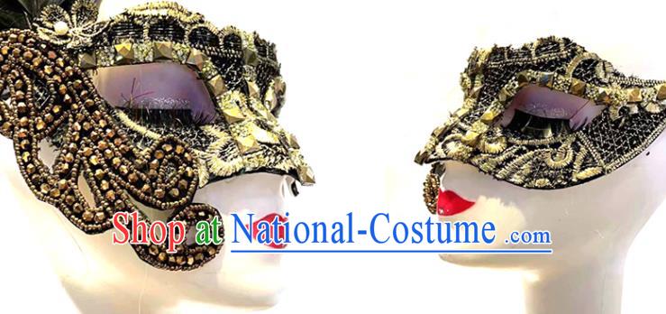 Handmade Gothic Queen Headpiece Brazil Carnival Rivet Mask Halloween Cosplay Face Mask Costume Party Black Feather Blinder