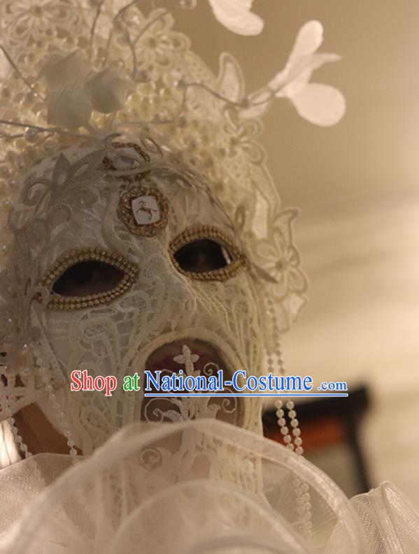 Handmade Brazil Carnival White Lace Mask Halloween Cosplay Princess Pearls Face Mask Costume Party Baroque Feather Headpiece