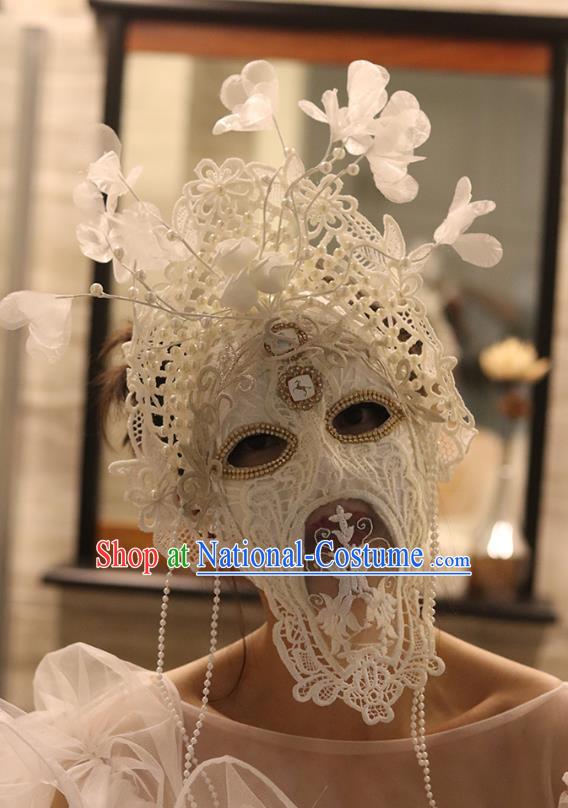 Handmade Brazil Carnival White Lace Mask Halloween Cosplay Princess Pearls Face Mask Costume Party Baroque Feather Headpiece