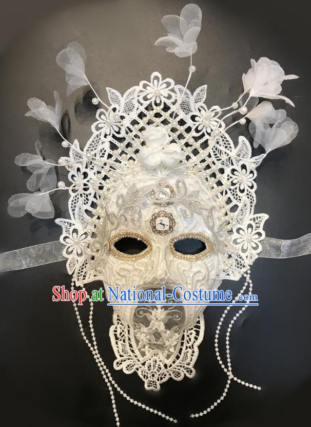 Handmade Brazil Carnival White Lace Mask Halloween Cosplay Princess Pearls Face Mask Costume Party Baroque Feather Headpiece