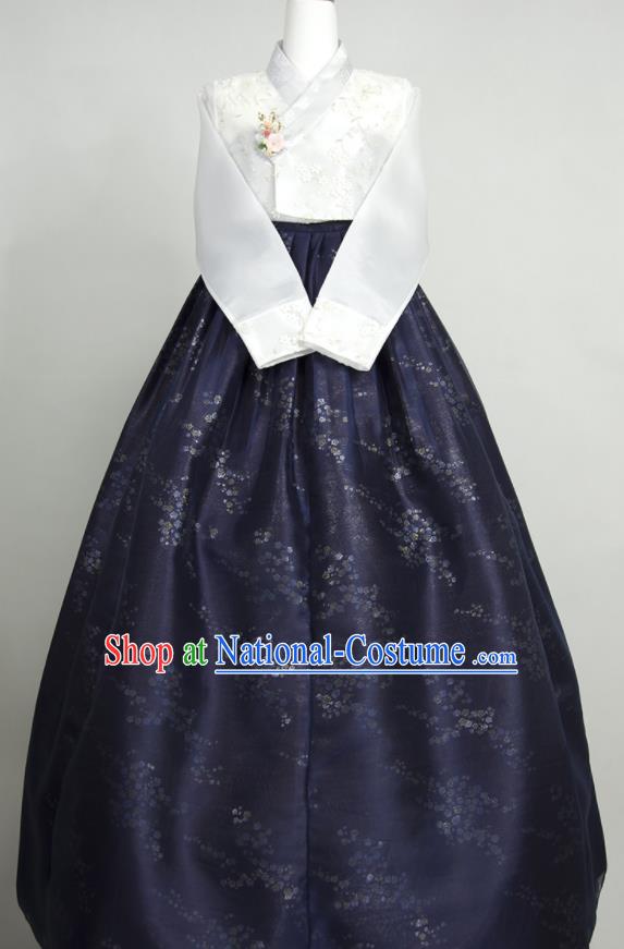 Korean Young Lady Hanbok White Blouse and Navy Dress Korea Traditional Court Bride Clothing Classical Wedding Fashion Costumes