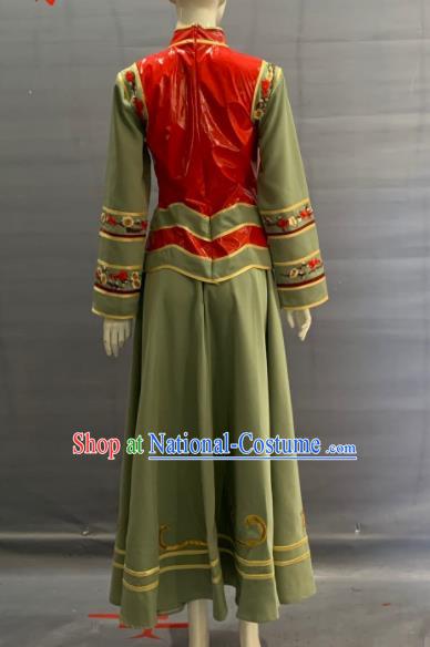 Chinese Ewenki Nationality Clothing Evenki Minority Folk Dance Dress Uniforms Heilongjiang Ethnic Wedding Garment Costume and Hat