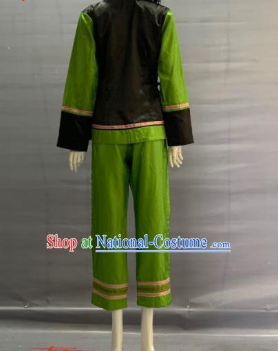 Chinese Traditional Gelo Nationality Clothing Kelao Minority Folk Dance Green Uniforms Guishou Ethnic Woman Garment Costume and Hat