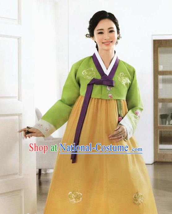 Korean Bride Fashion Clothing Embroidered Green Blouse and Yellow Dress Traditional Court Hanbok Costume Classical Wedding Garments