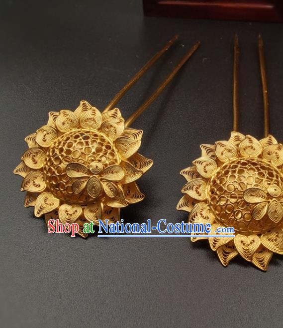 Chinese Carving Silver Sunflower Hairpin Classical Gilding Hair Stick Handmade Cheongsam Headpiece Traditional Hanfu Hair Accessories