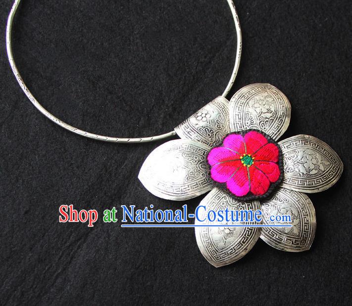 Chinese Yunnan Ethnic Silver Accessories Miao Nationality Silver Necklace Hmong Minority Embroidered Necklet Jewelry