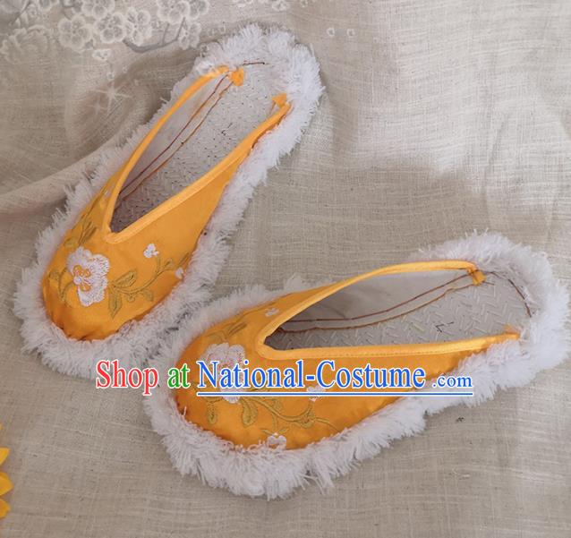 Chinese Handmade Embroidery Shoes Woman Strong Cloth Slippers National Yellow Satin Shoes