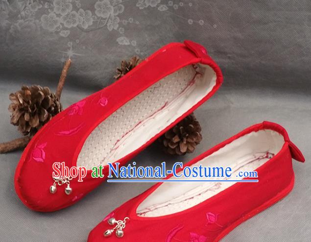 Handmade China Yunnan Ethnic Wedding Shoes Folk Dance Shoes National Woman Red Velvet Shoes