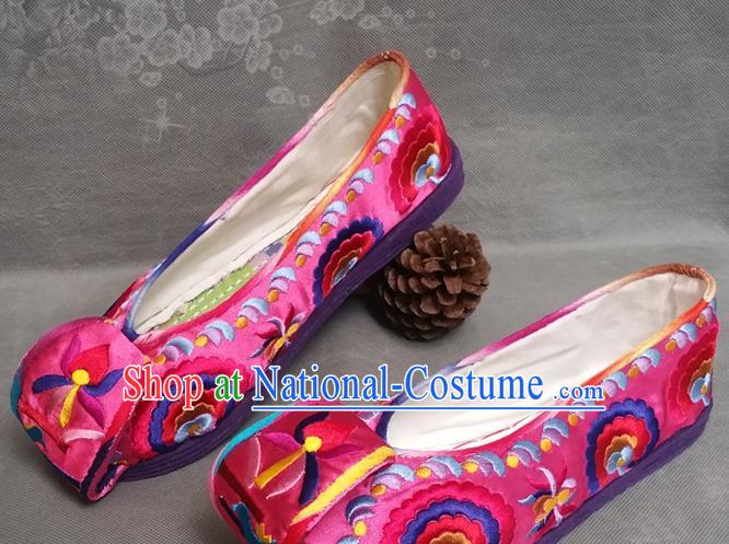 Handmade China National Woman Rosy Satin Shoes Yunnan Wedding Embroidered Shoes Ethnic Folk Dance Shoes