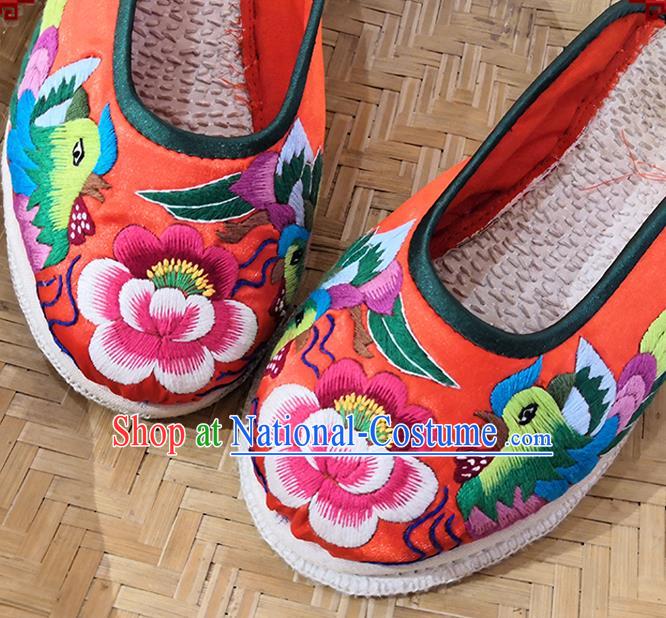 Handmade China Embroidered Red Satin Shoes National Woman Cloth Shoes Yunnan Ethnic Shoes