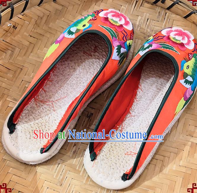 Handmade China Embroidered Red Satin Shoes National Woman Cloth Shoes Yunnan Ethnic Shoes