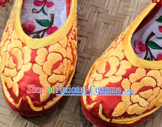 Handmade China Yunnan Ethnic Bride Shoes Embroidered Red Satin Shoes National Woman Wedding Cloth Shoes