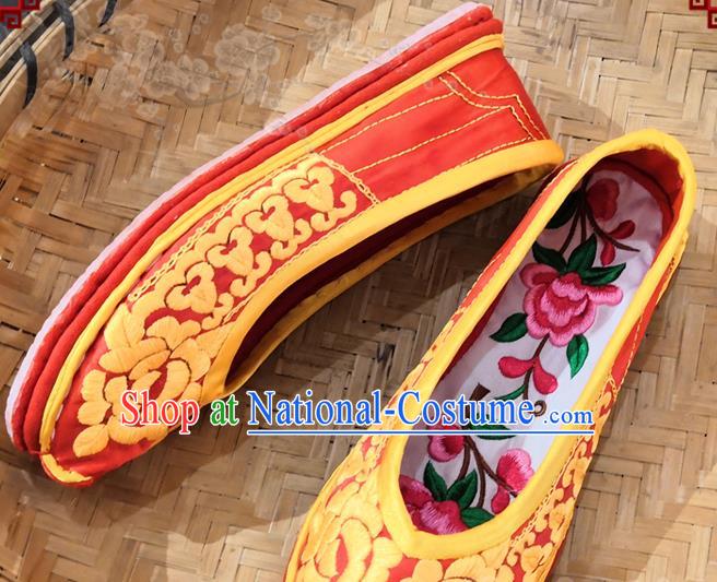 Handmade China Yunnan Ethnic Bride Shoes Embroidered Red Satin Shoes National Woman Wedding Cloth Shoes