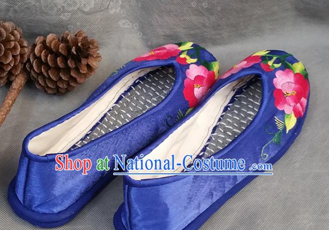 Handmade China National Woman Dance Cloth Shoes Yunnan Ethnic Blue Satin Shoes Embroidered Peony Shoes