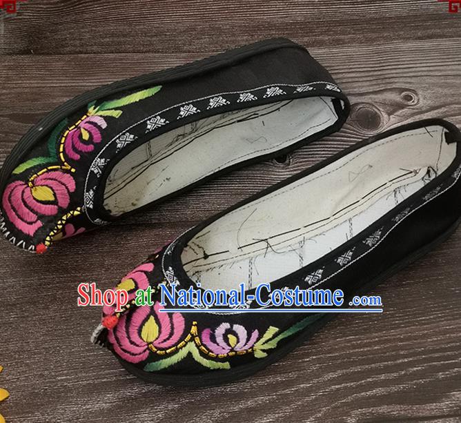 Handmade China Embroidered Black Satin Shoes National Woman Cloth Shoes Yunnan Ethnic Dance Shoes