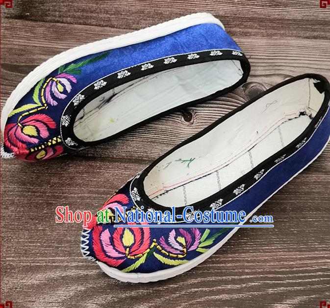 Handmade China National Woman Cloth Shoes Yunnan Ethnic Dance Shoes Embroidered Deep Blue Satin Shoes