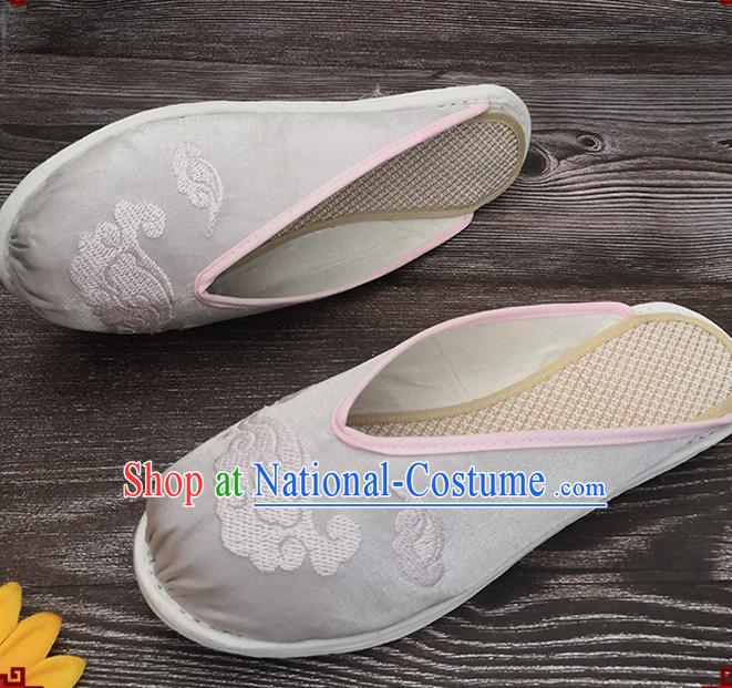 Chinese Woman Slippers National Shoes Handmade Embroidery Cloud Argent Satin Shoes